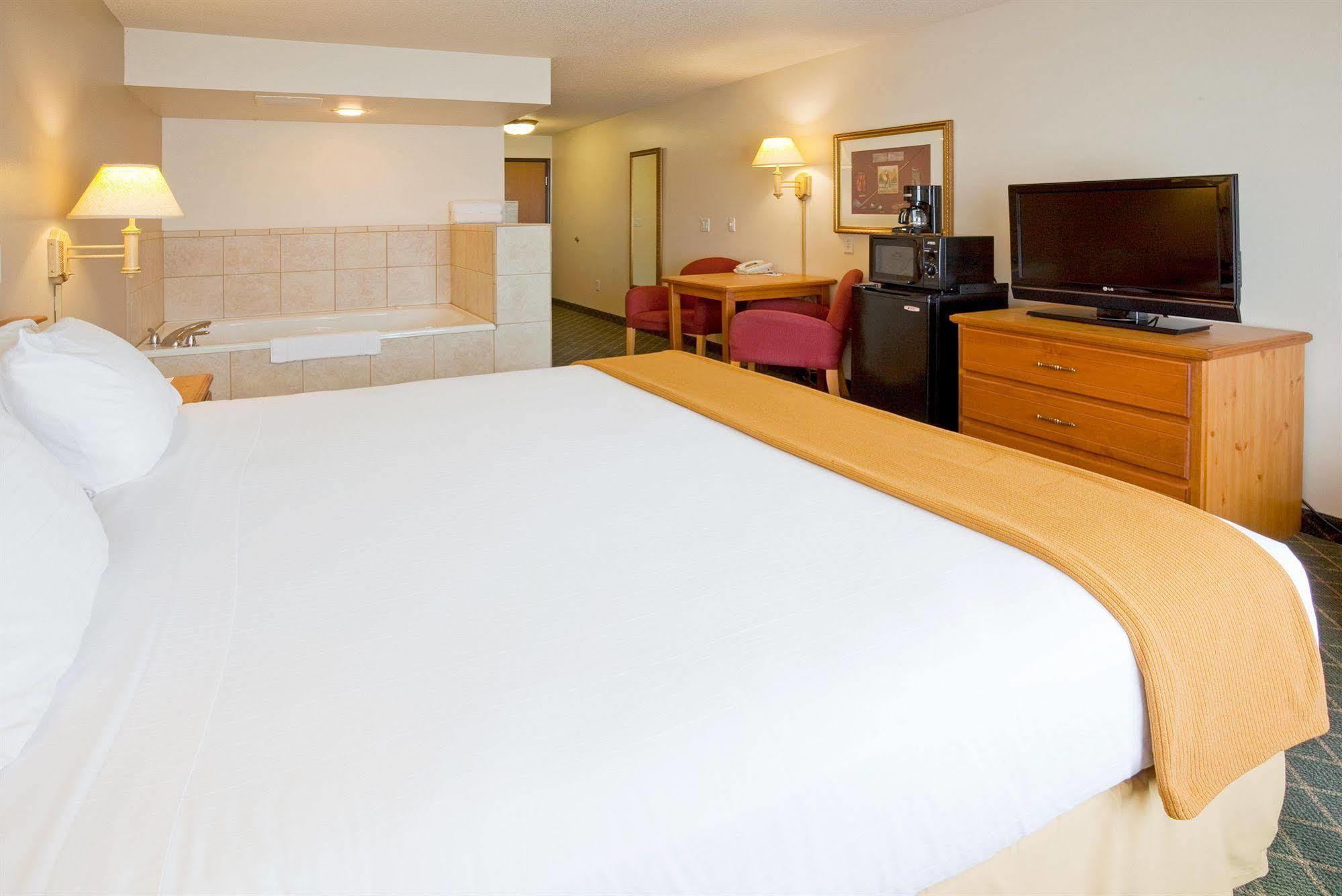 Holiday Inn Express & Suites Yankton By Ihg Chambre photo