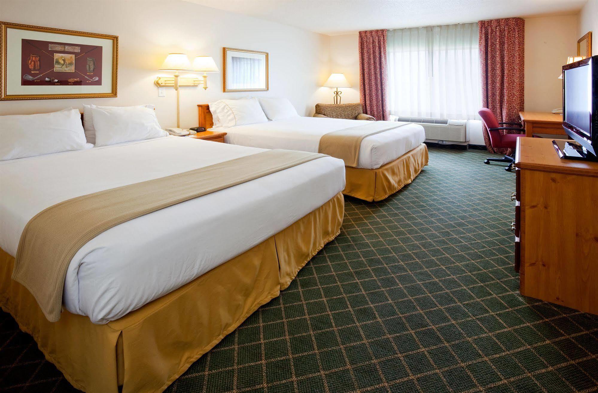 Holiday Inn Express & Suites Yankton By Ihg Chambre photo