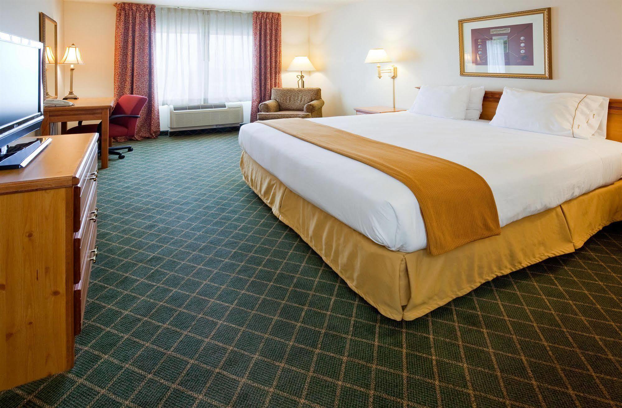Holiday Inn Express & Suites Yankton By Ihg Chambre photo