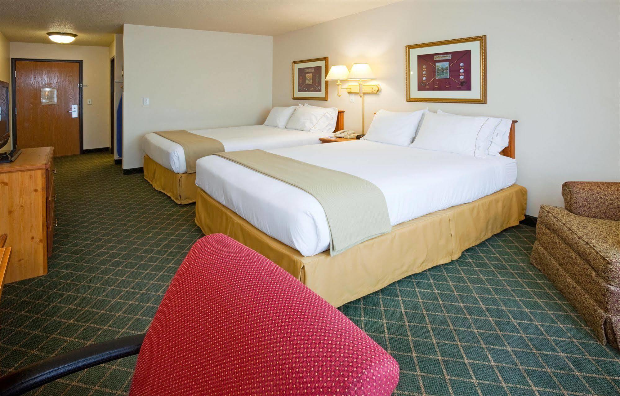 Holiday Inn Express & Suites Yankton By Ihg Chambre photo